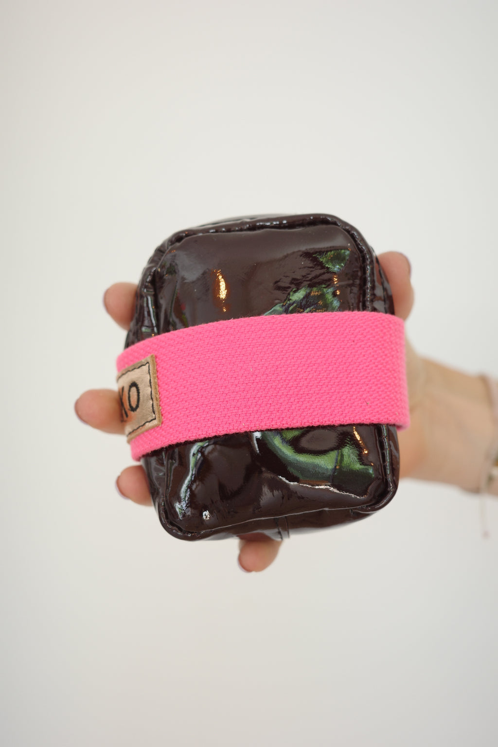 Saddle bag Lacquered Purple + Pink strap